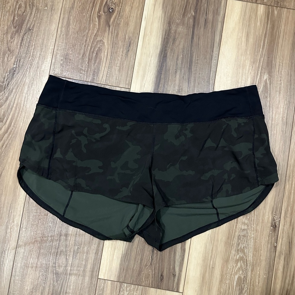 Lululemon Speed Up low rise shorts 12